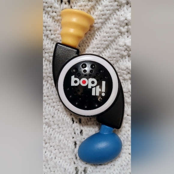 Bop It Mini 2014 Hasbro Gaming Small Electronic Games Travel Game Tested Works - Picture 1 of 3